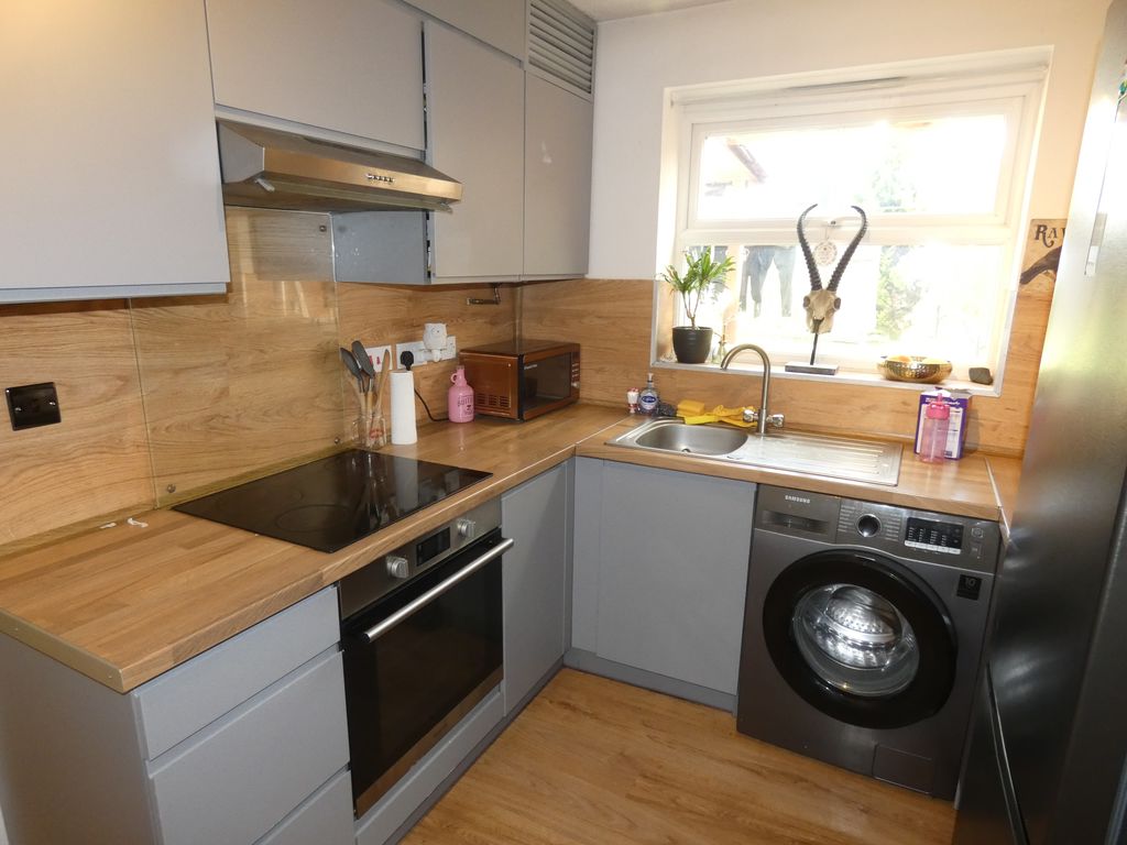 Kitchen- click for photo gallery